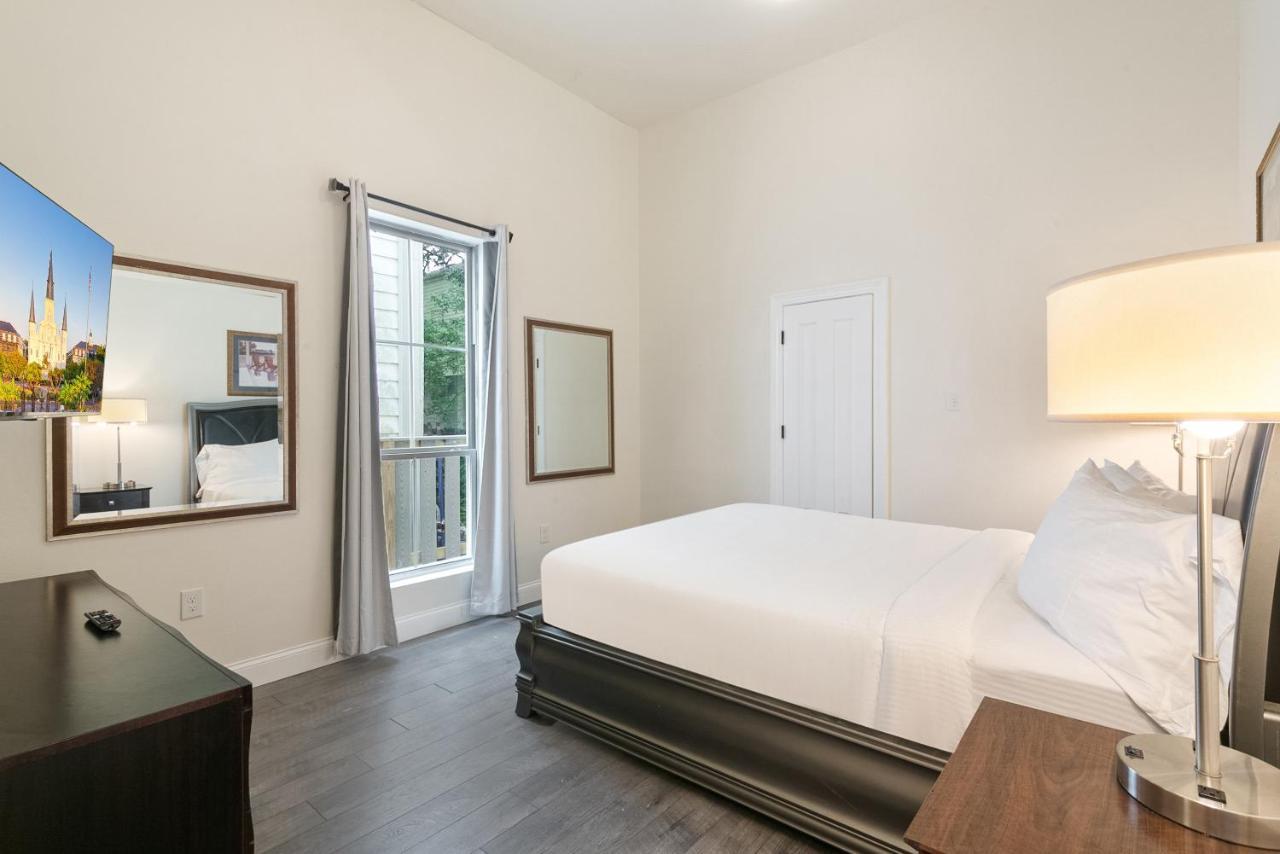 Breathtaking Condos Near French Quarter Новый Орлеан Экстерьер фото