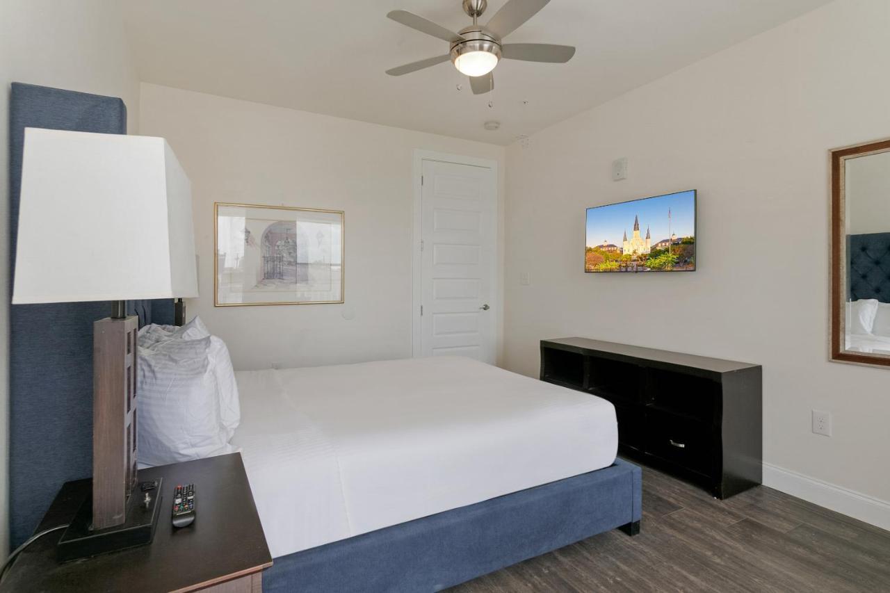 Breathtaking Condos Near French Quarter Новый Орлеан Экстерьер фото
