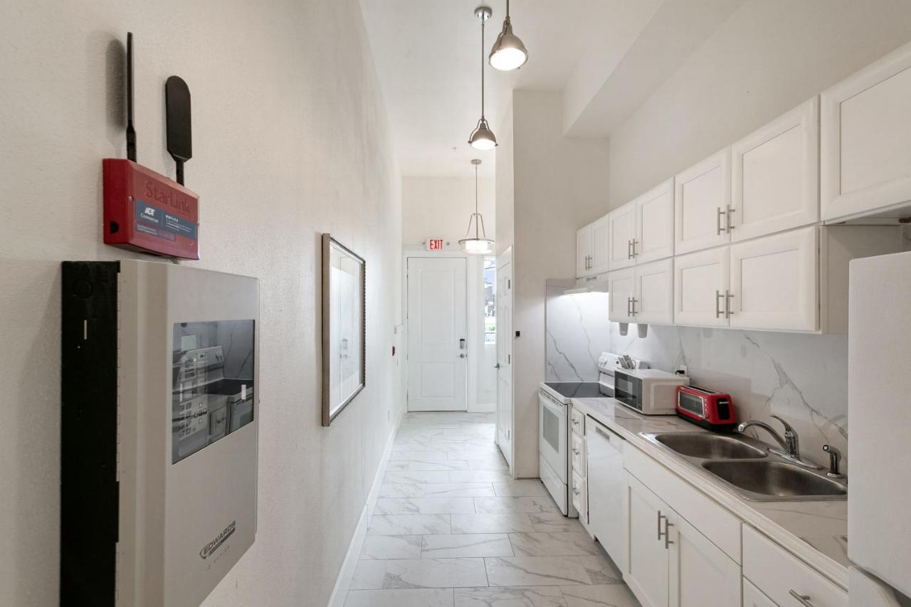 Breathtaking Condos Near French Quarter Новый Орлеан Экстерьер фото