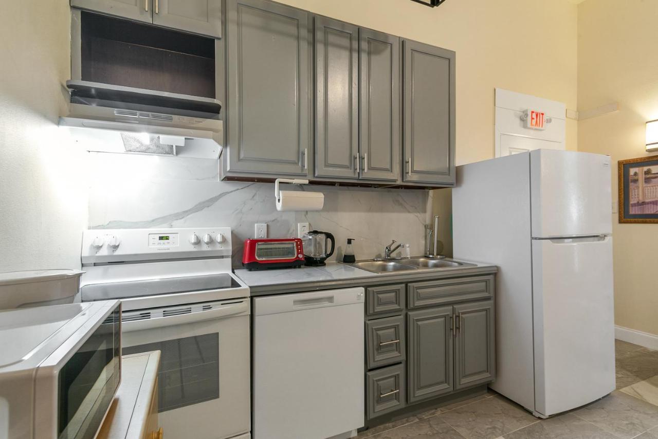 Breathtaking Condos Near French Quarter Новый Орлеан Экстерьер фото
