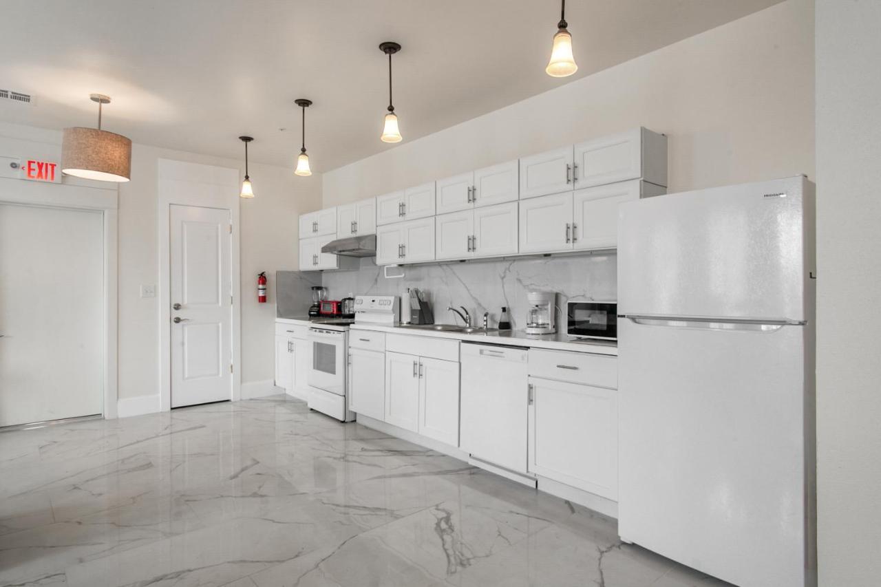 Breathtaking Condos Near French Quarter Новый Орлеан Экстерьер фото