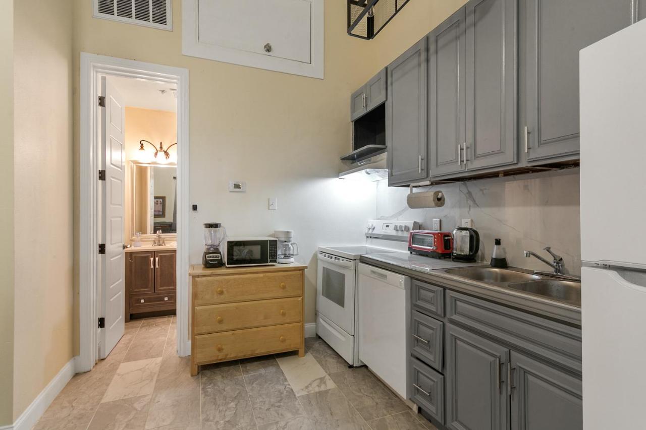 Breathtaking Condos Near French Quarter Новый Орлеан Экстерьер фото